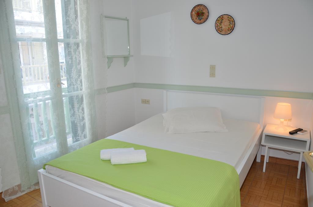 Aegli Rooms Tínos Quarto foto